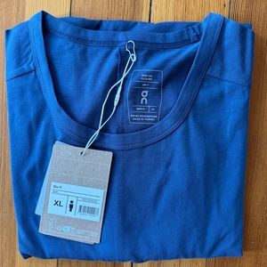 Brand new On Cloud shirt